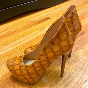 Luichiny mustard 🐊 pumps